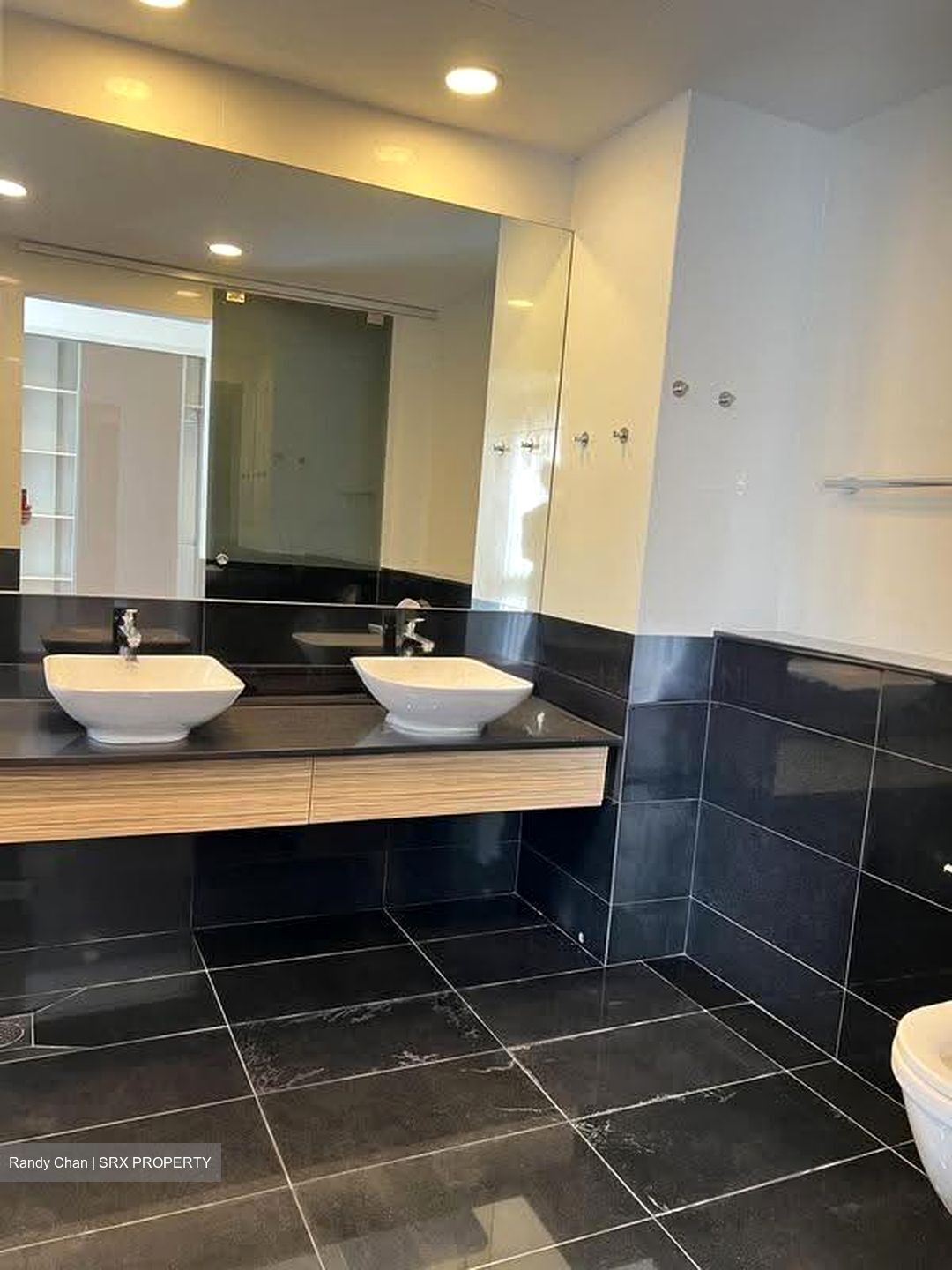 Charlton Residences (D19), Terrace #638199911